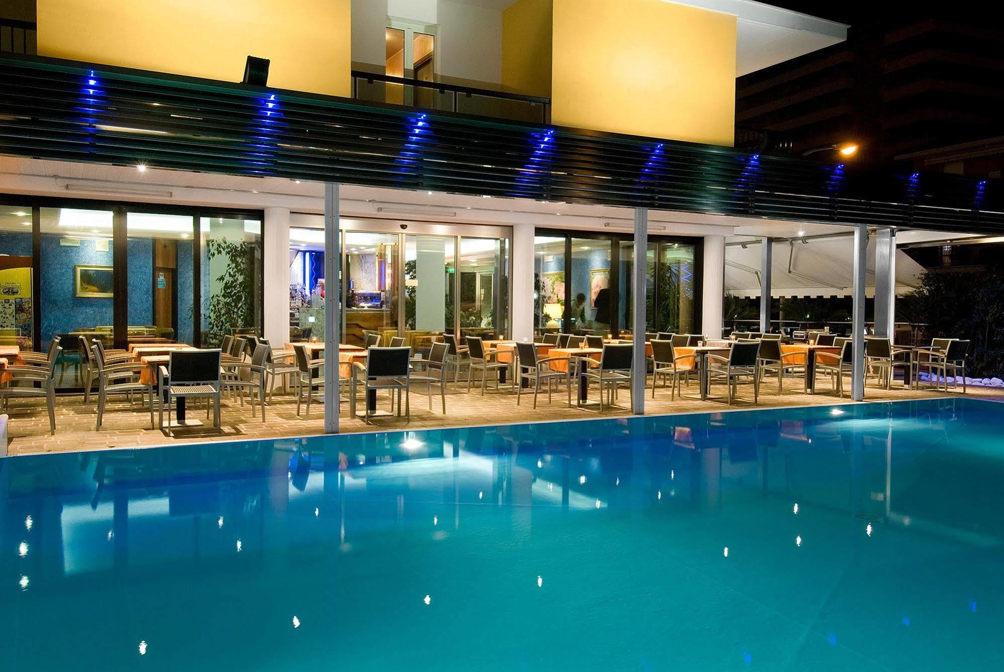 Hotel Imperial San Benedetto del Tronto Exterior photo